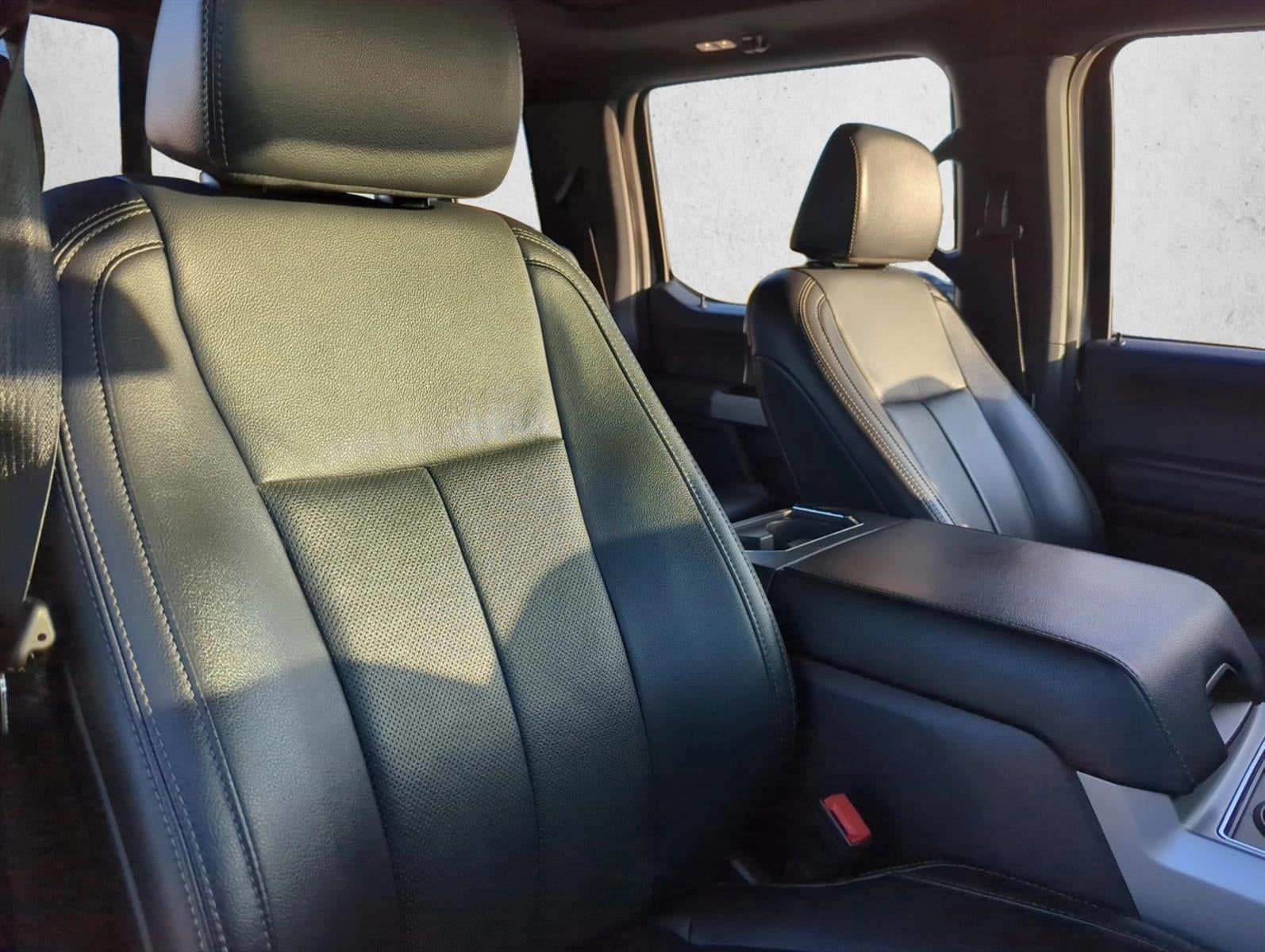 2022 Ford Super Duty F-250 SRW LARIAT 4WD Crew Cab 6.75' Box