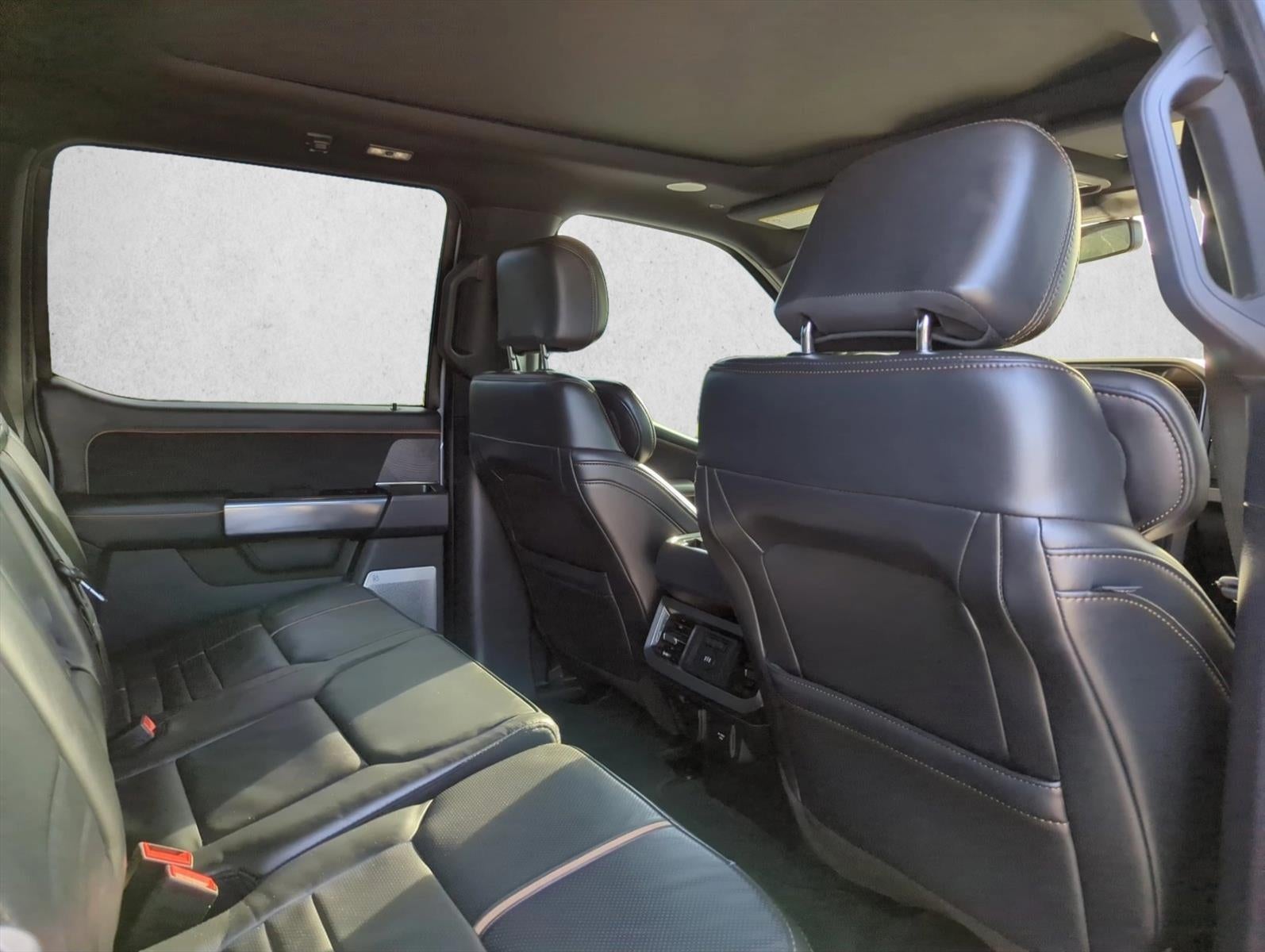 2024 Ford Super Duty F-450 DRW Platinum 4WD Crew Cab 8' Box