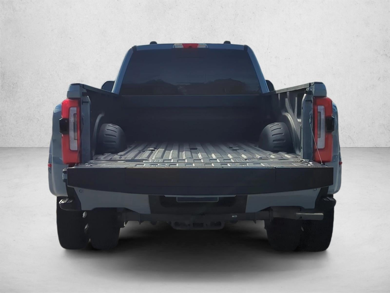 2024 Ford Super Duty F-450 DRW Platinum 4WD Crew Cab 8' Box