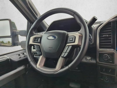 2022 Ford Super Duty F-450 DRW Platinum 4WD Crew Cab 8' Box