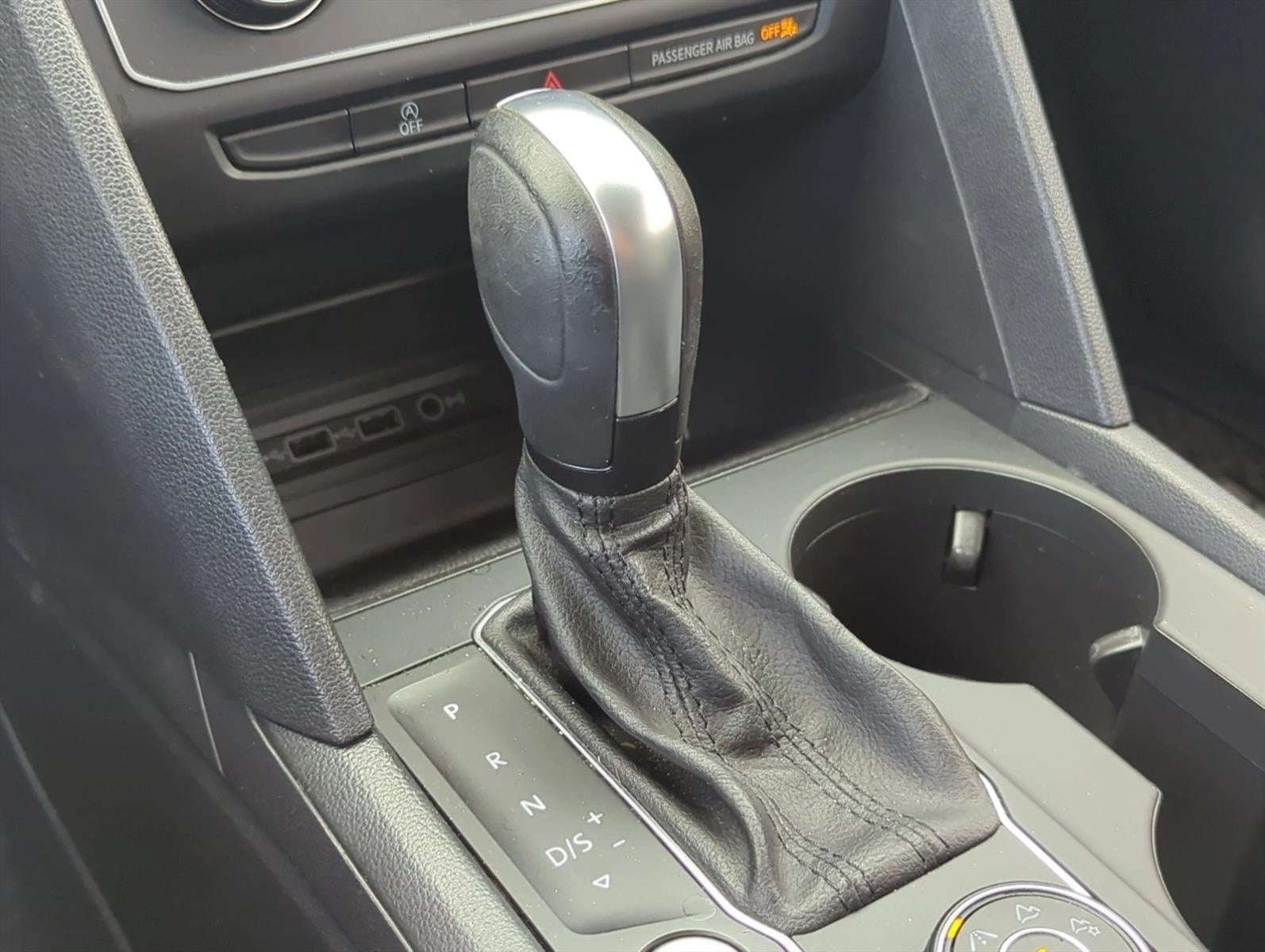 2021 Volkswagen Atlas 2021.5 3.6L V6 SE w/Technology 4MOTION