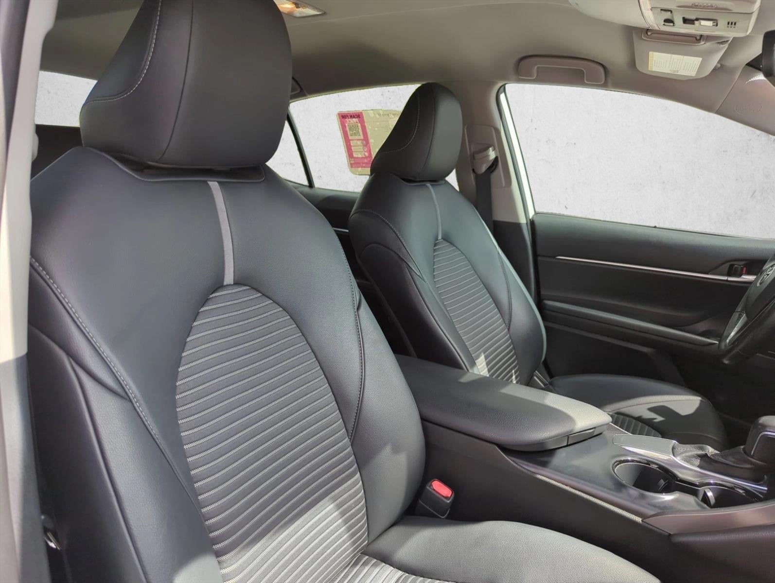 2019 Toyota Camry SE Auto (SE)