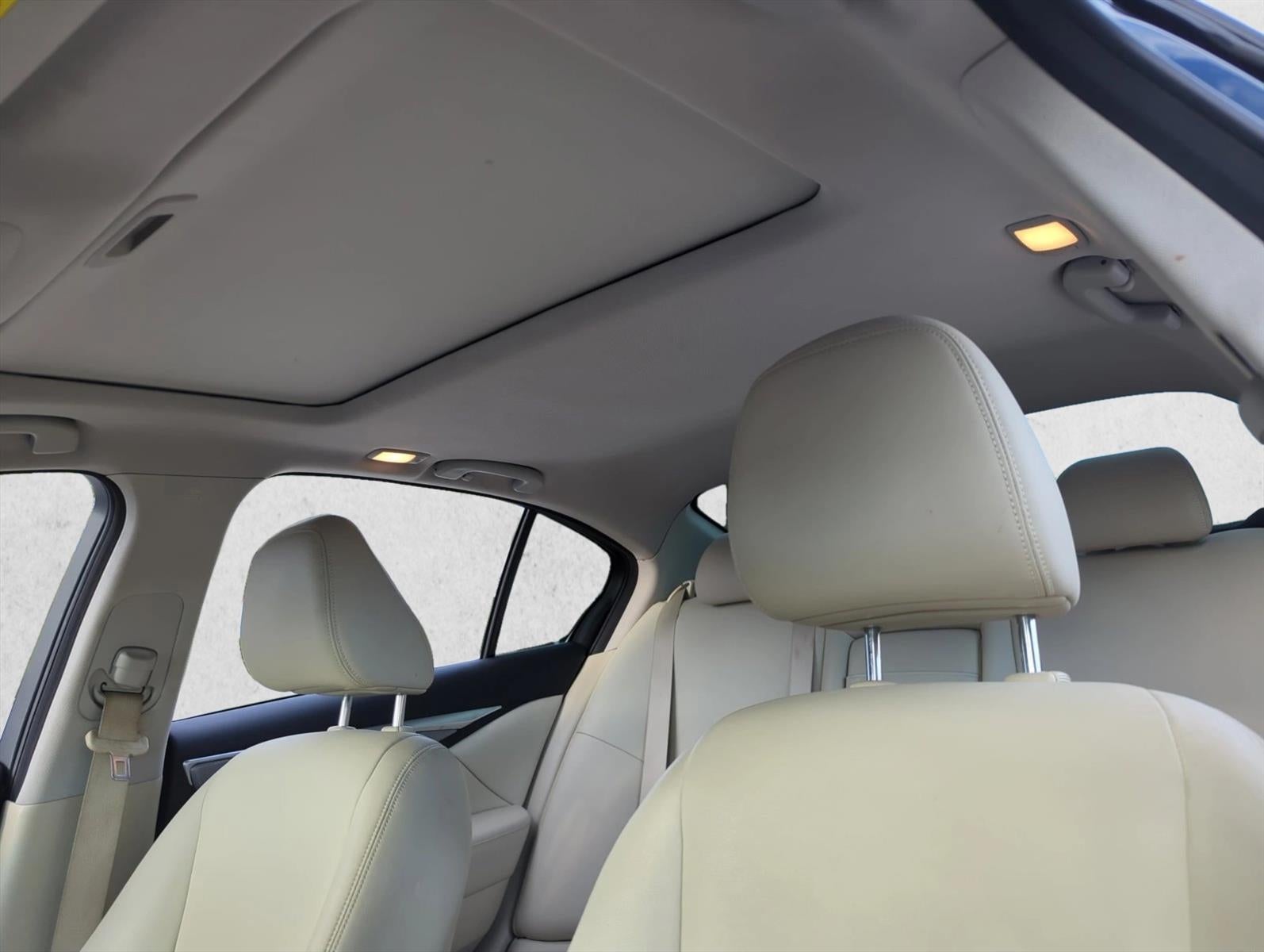 2015 INFINITI Q50 3.7 AWD Premium