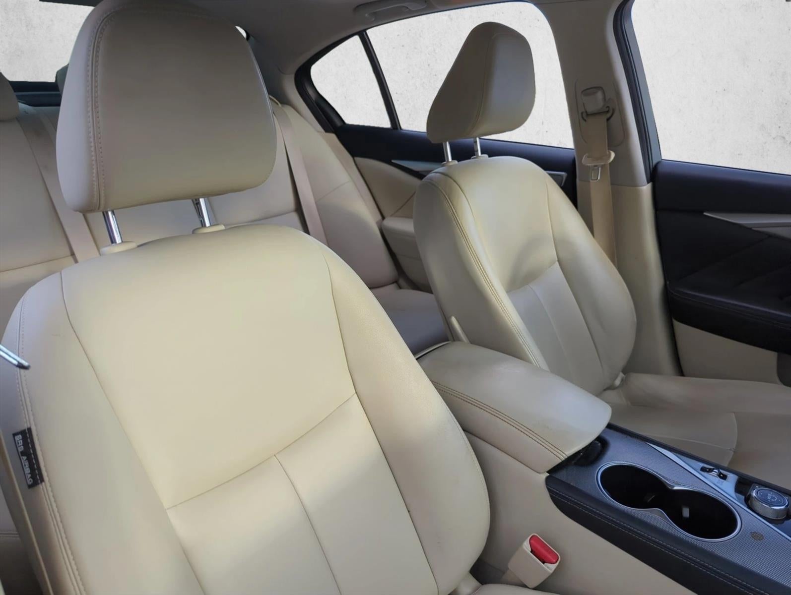 2015 INFINITI Q50 3.7 AWD Premium