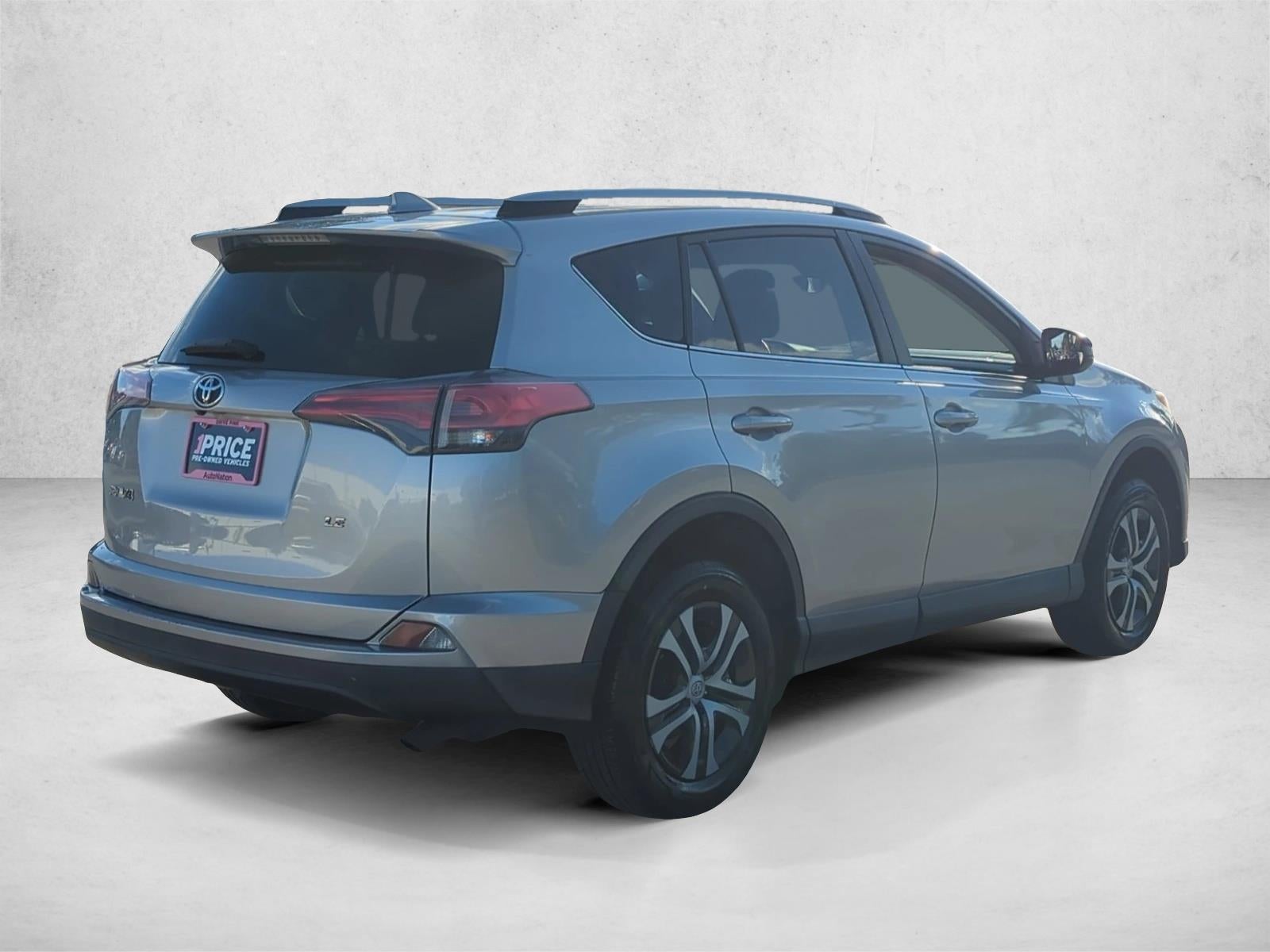 2018 Toyota RAV4 LE FWD (GS)