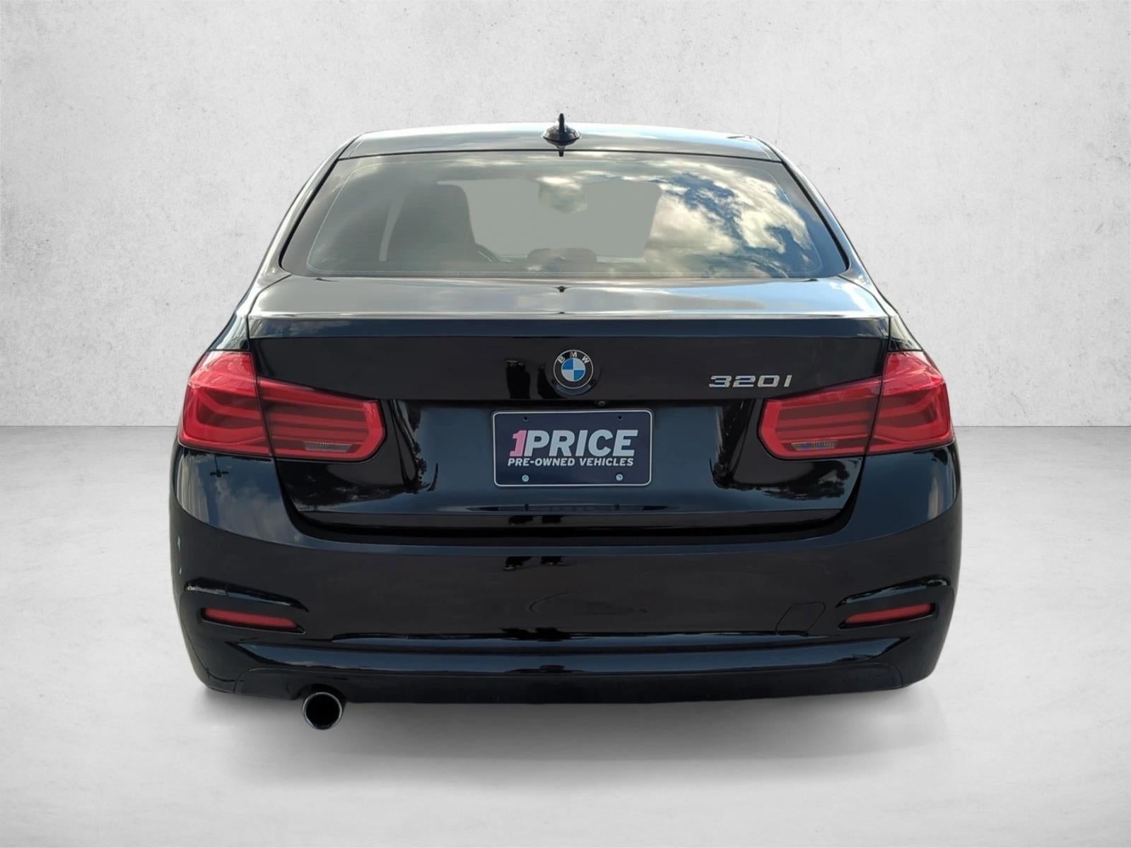 2018 BMW 320i Sedan