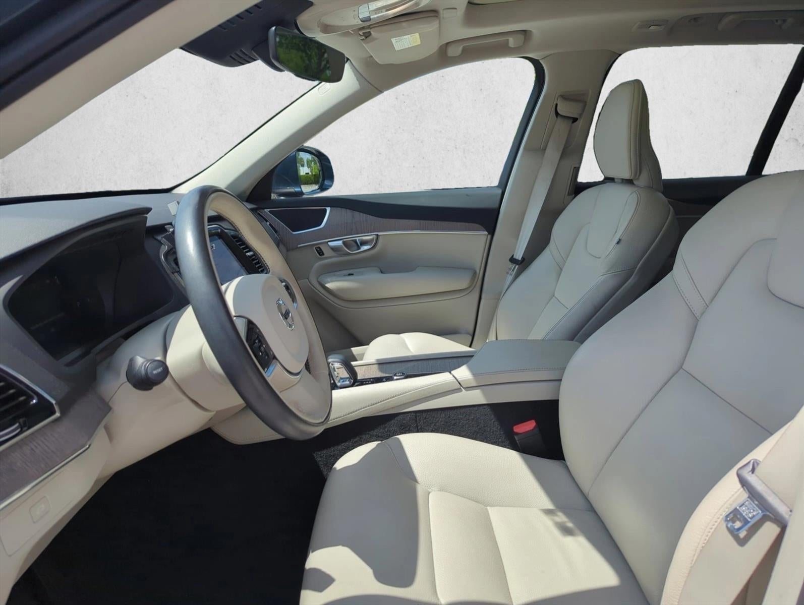 2024 Volvo XC90 B5 AWD Plus Bright Theme 7P