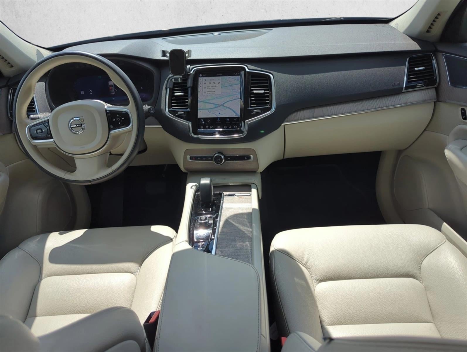 2024 Volvo XC90 B5 AWD Plus Bright Theme 7P