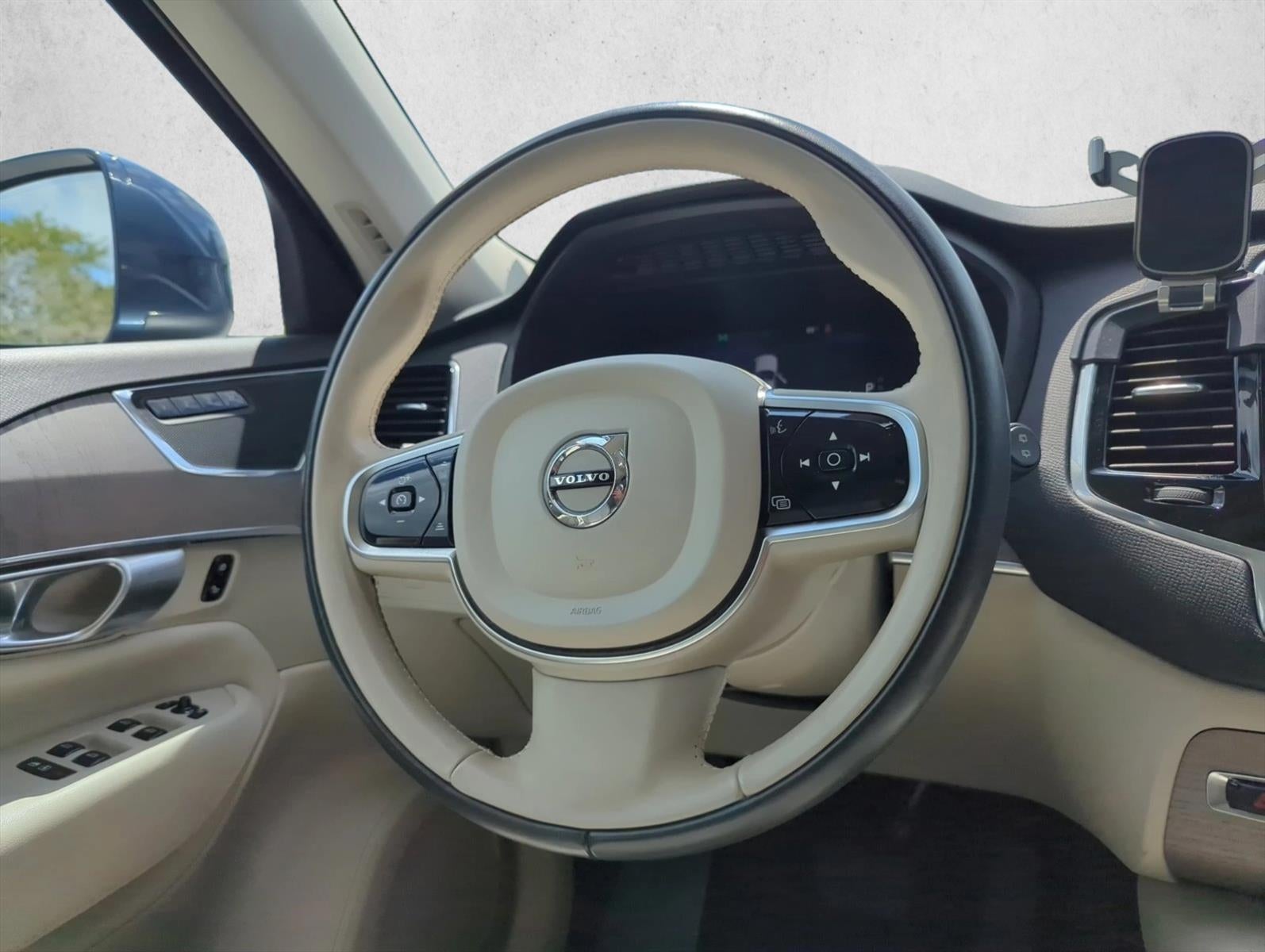 2024 Volvo XC90 B5 AWD Plus Bright Theme 7P