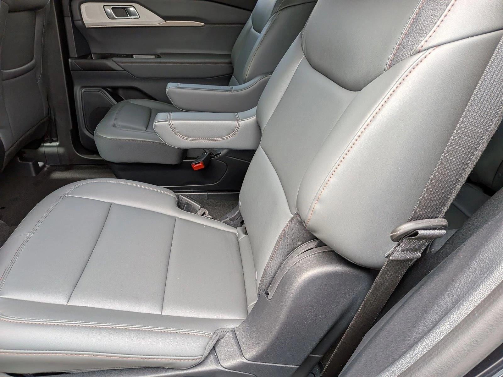 2026 Ford Explorer Active w/200A Pkg RWD