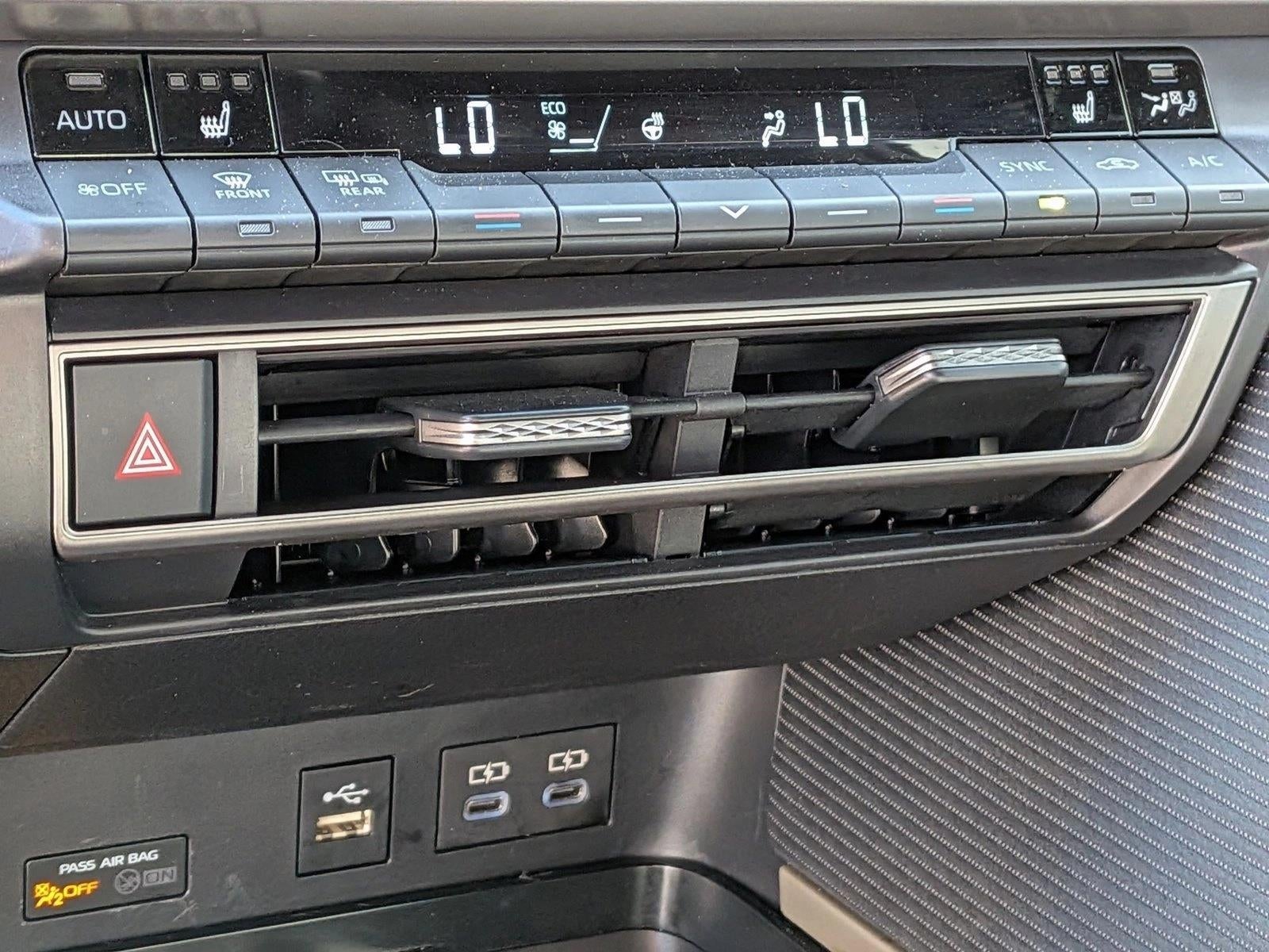 2025 Toyota Camry SE (SE)
