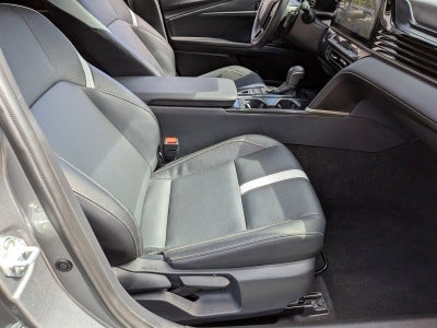 2025 Toyota Camry SE (SE)