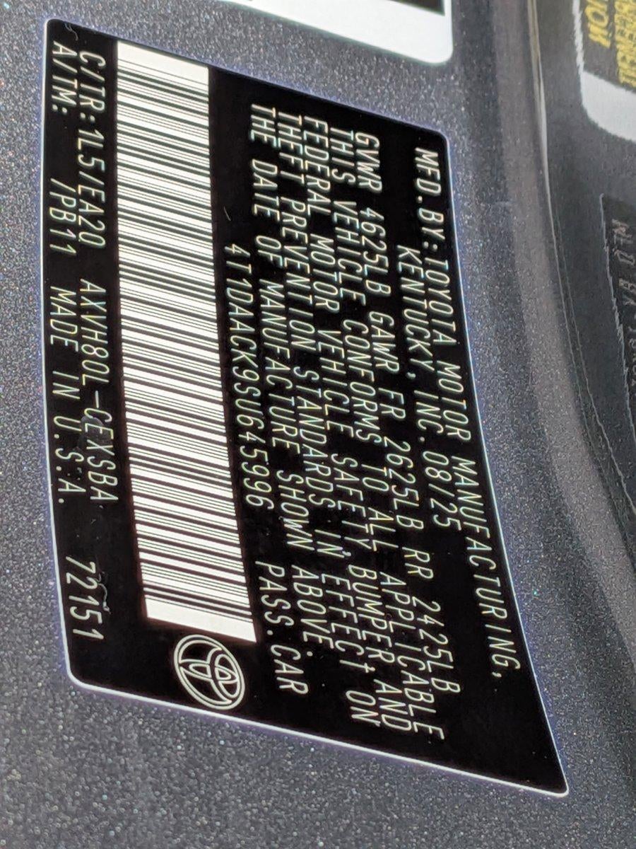 2025 Toyota Camry SE (SE)