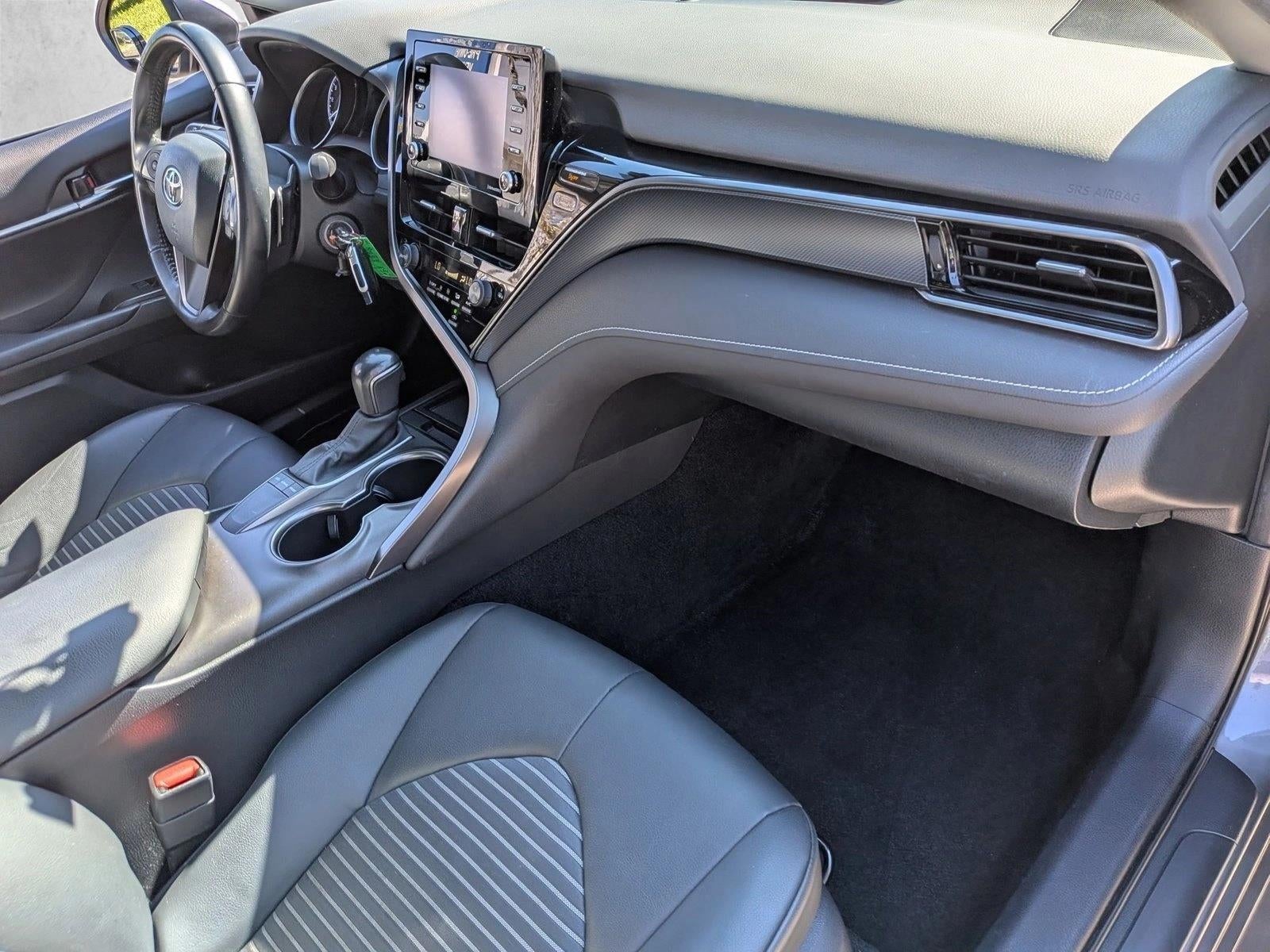 2022 Toyota Camry SE Auto (SE)