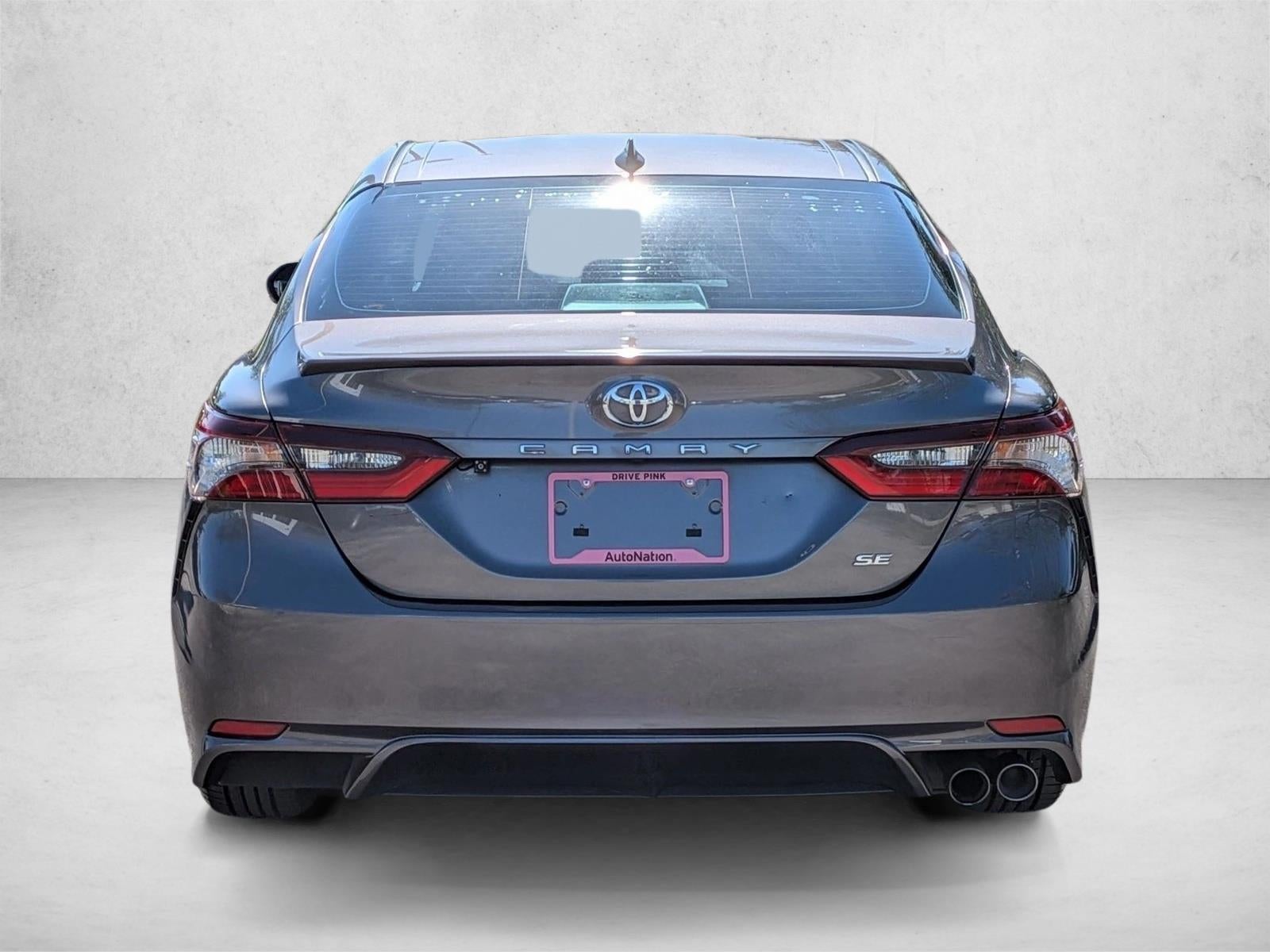 2022 Toyota Camry SE Auto (SE)