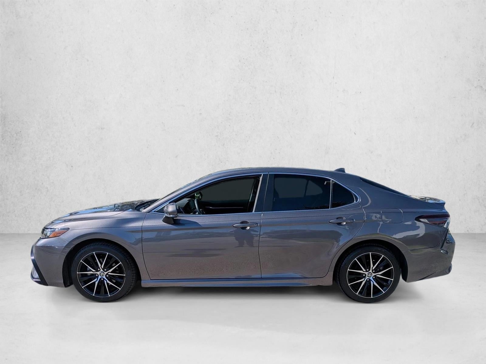 2022 Toyota Camry SE Auto (SE)
