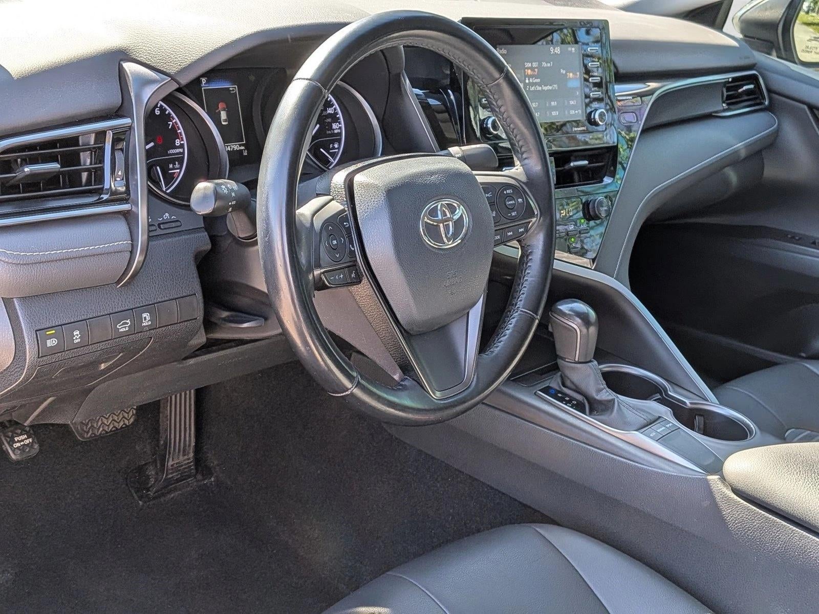 2022 Toyota Camry SE Auto (SE)