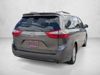 2017 Toyota Sienna LE FWD 8-Passenger (Natl)