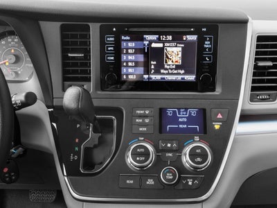 2017 Toyota Sienna LE FWD 8-Passenger (Natl)