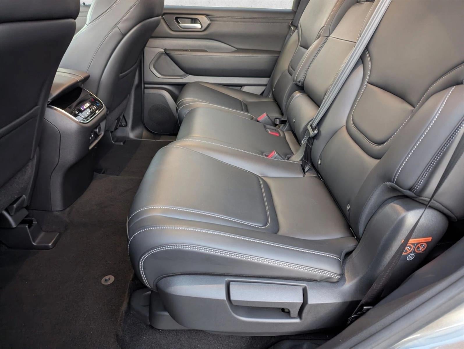 2025 Nissan Armada 4x2 SV