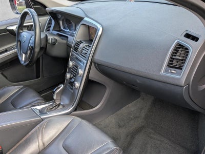 2017 Volvo XC60 T5 FWD Dynamic