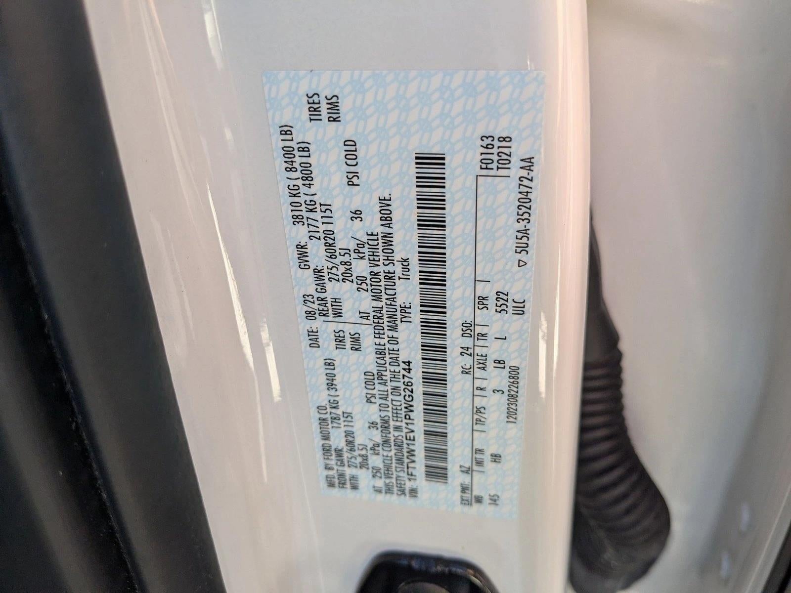 2023 Ford F-150 Lightning LARIAT 4WD SuperCrew 5.5' Box