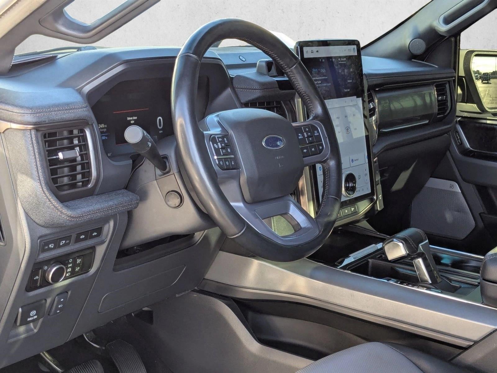 2023 Ford F-150 Lightning LARIAT 4WD SuperCrew 5.5' Box