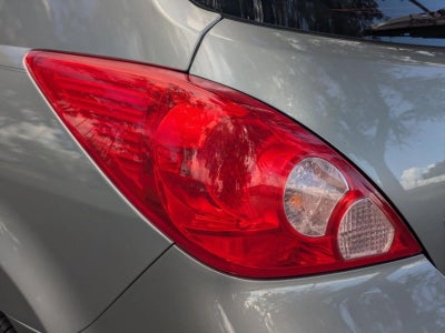 2011 Nissan Versa 5dr HB I4 CVT 1.8 SL