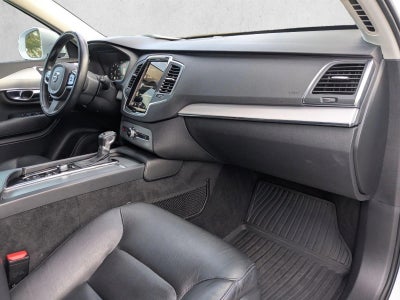 2021 Volvo XC90 T5 AWD Momentum 7P