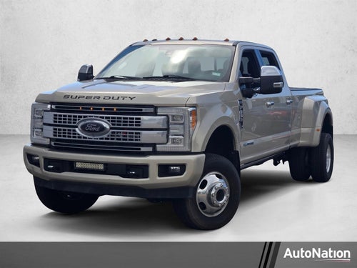 2018 Ford Super Duty F-350 DRW Platinum 4WD Crew Cab 8' Box