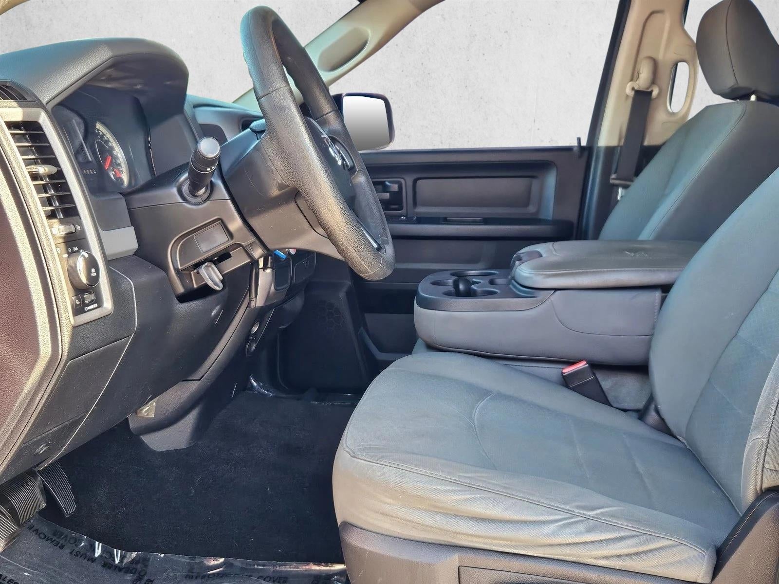 2016 RAM 1500 2WD Crew Cab 5.7 Ft Box Express