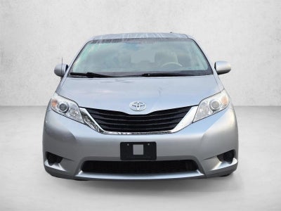 2011 Toyota Sienna 5dr 8-Pass Van V6 LE FWD (Natl)