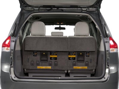 2011 Toyota Sienna 5dr 8-Pass Van V6 LE FWD (Natl)