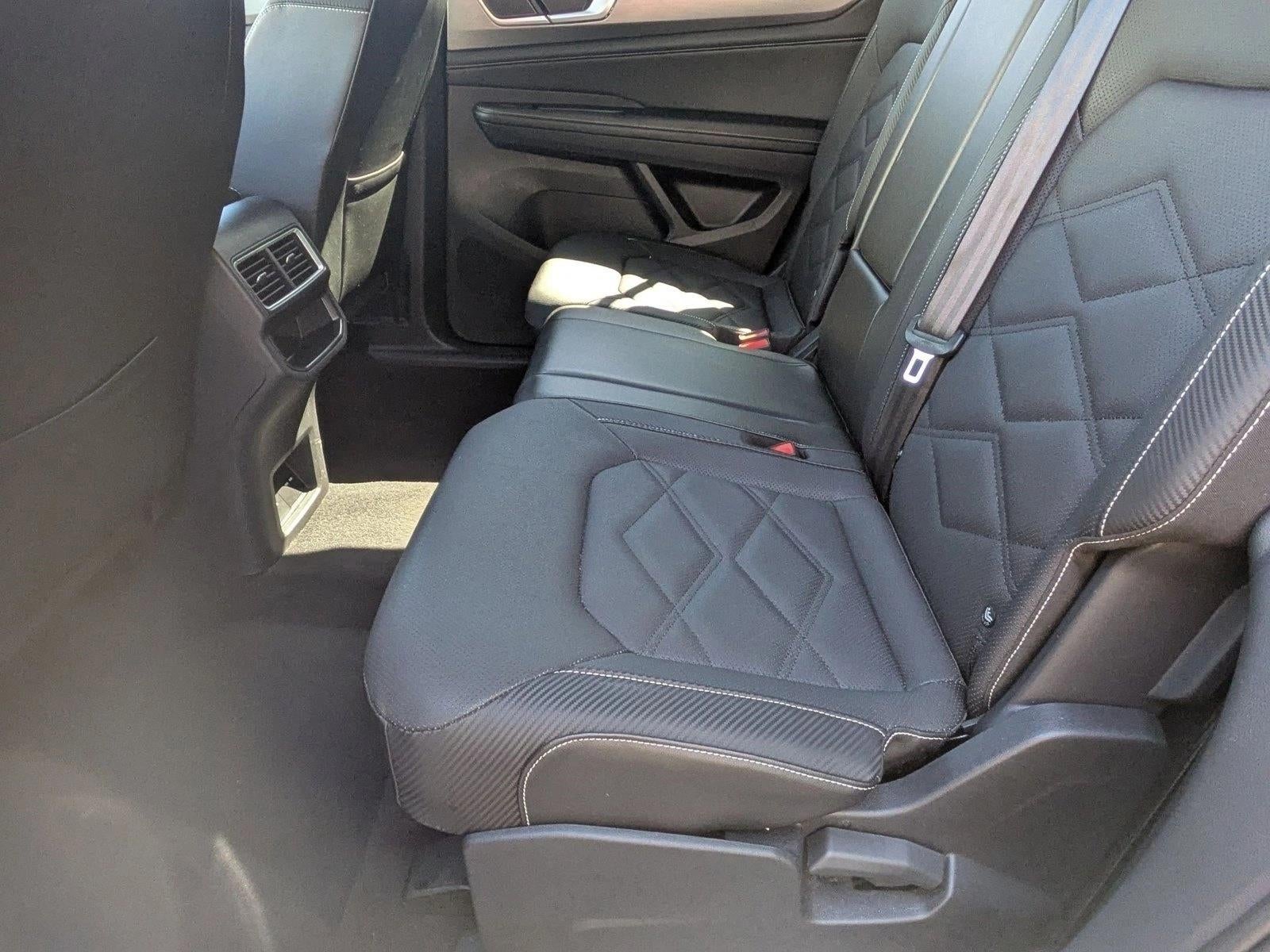 2024 Volkswagen Atlas Cross Sport 2.0T SE w/Technology FWD