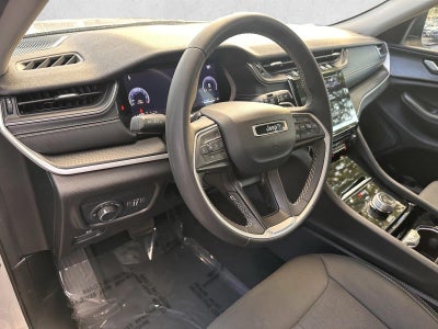 2023 Jeep Grand Cherokee L Laredo 4x4