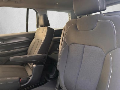 2023 Jeep Grand Cherokee L Laredo 4x4