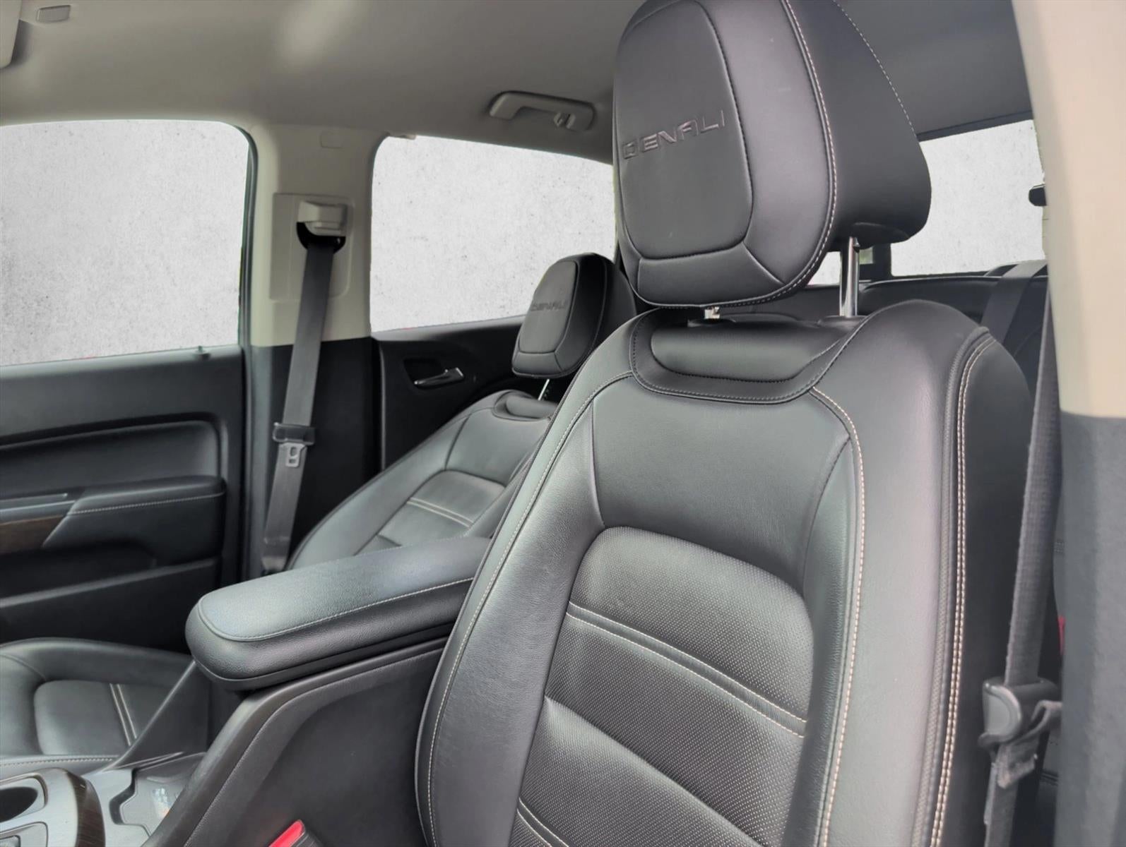 2020 GMC Canyon Crew Cab Short Box 4-Wheel Drive Denali