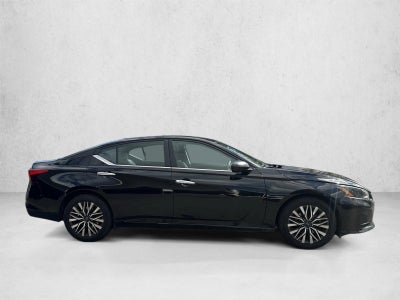 2024 Nissan Altima 2.5 SV Sedan