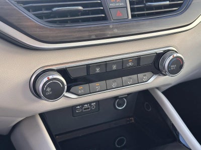 2024 Nissan Altima 2.5 SV AWD Sedan