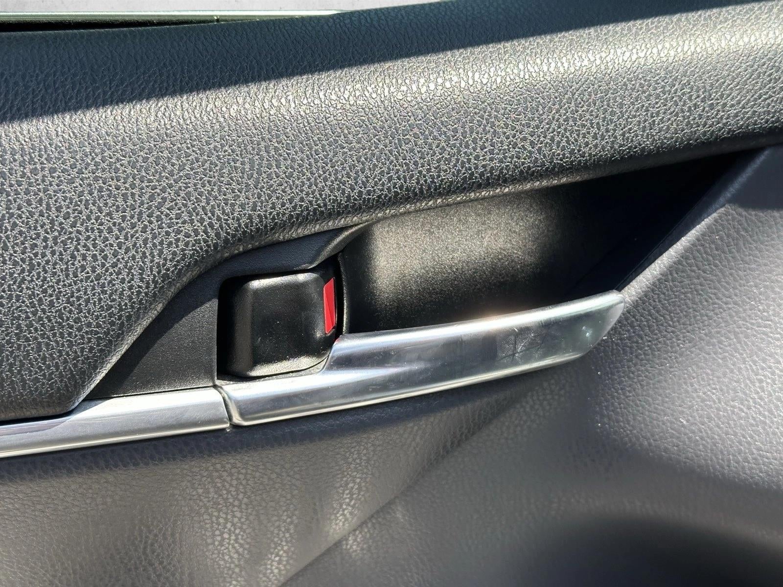 2022 Toyota Camry LE Auto (SE)