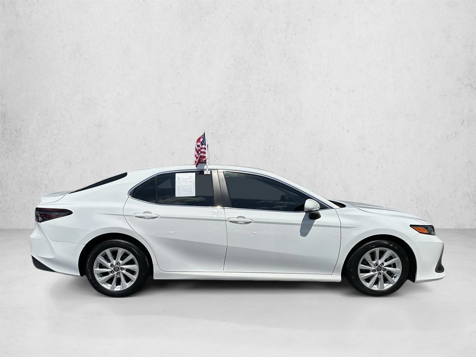 2022 Toyota Camry LE Auto (SE)