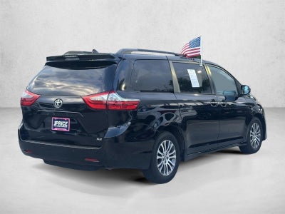 2020 Toyota Sienna XLE FWD 8-Passenger (Natl)