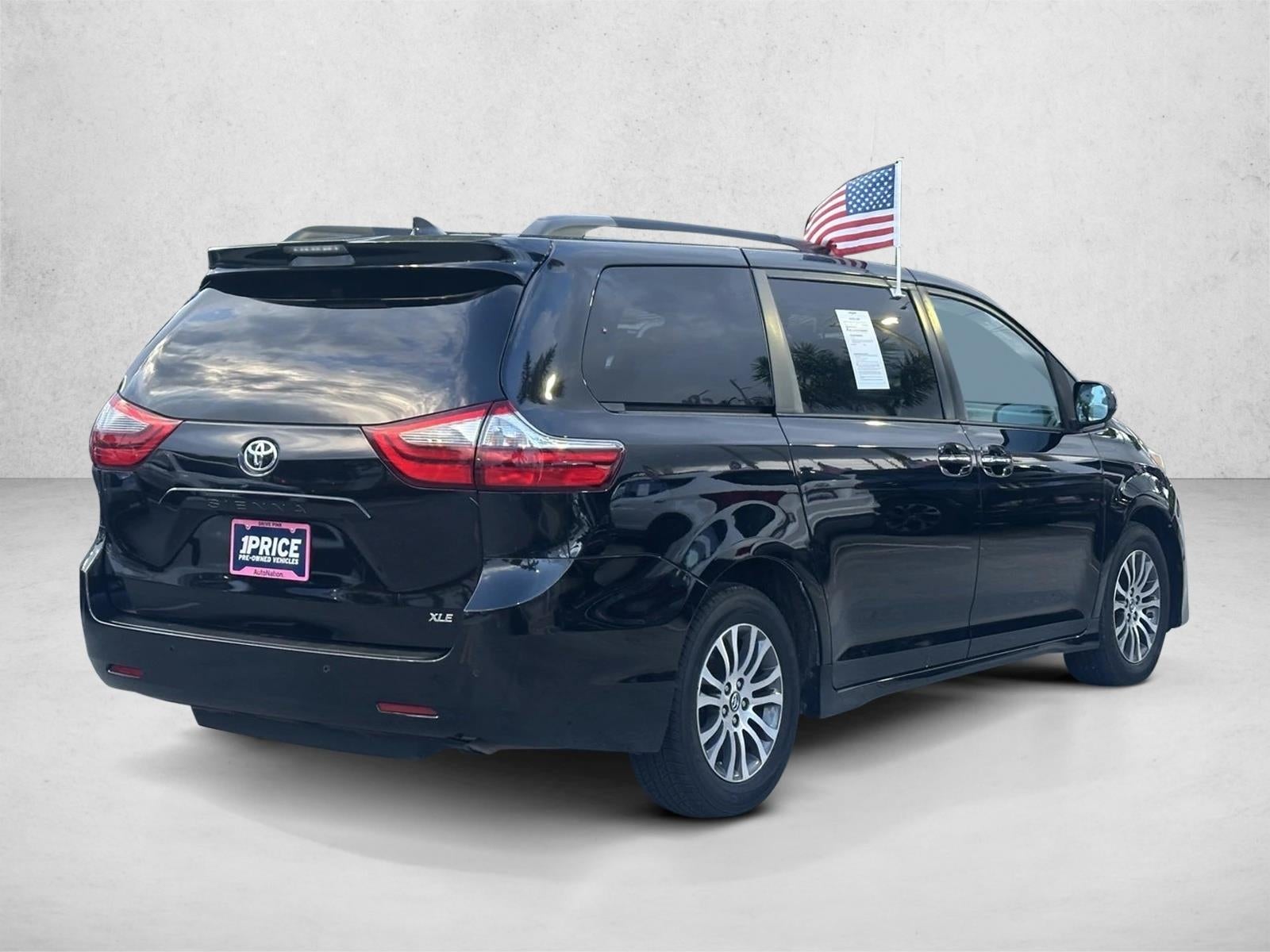 2020 Toyota Sienna XLE FWD 8-Passenger (Natl)