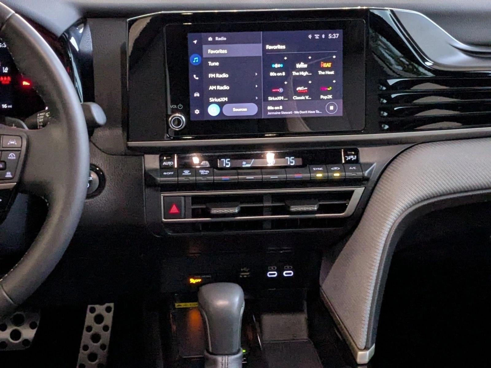 2025 Toyota Camry SE (SE)