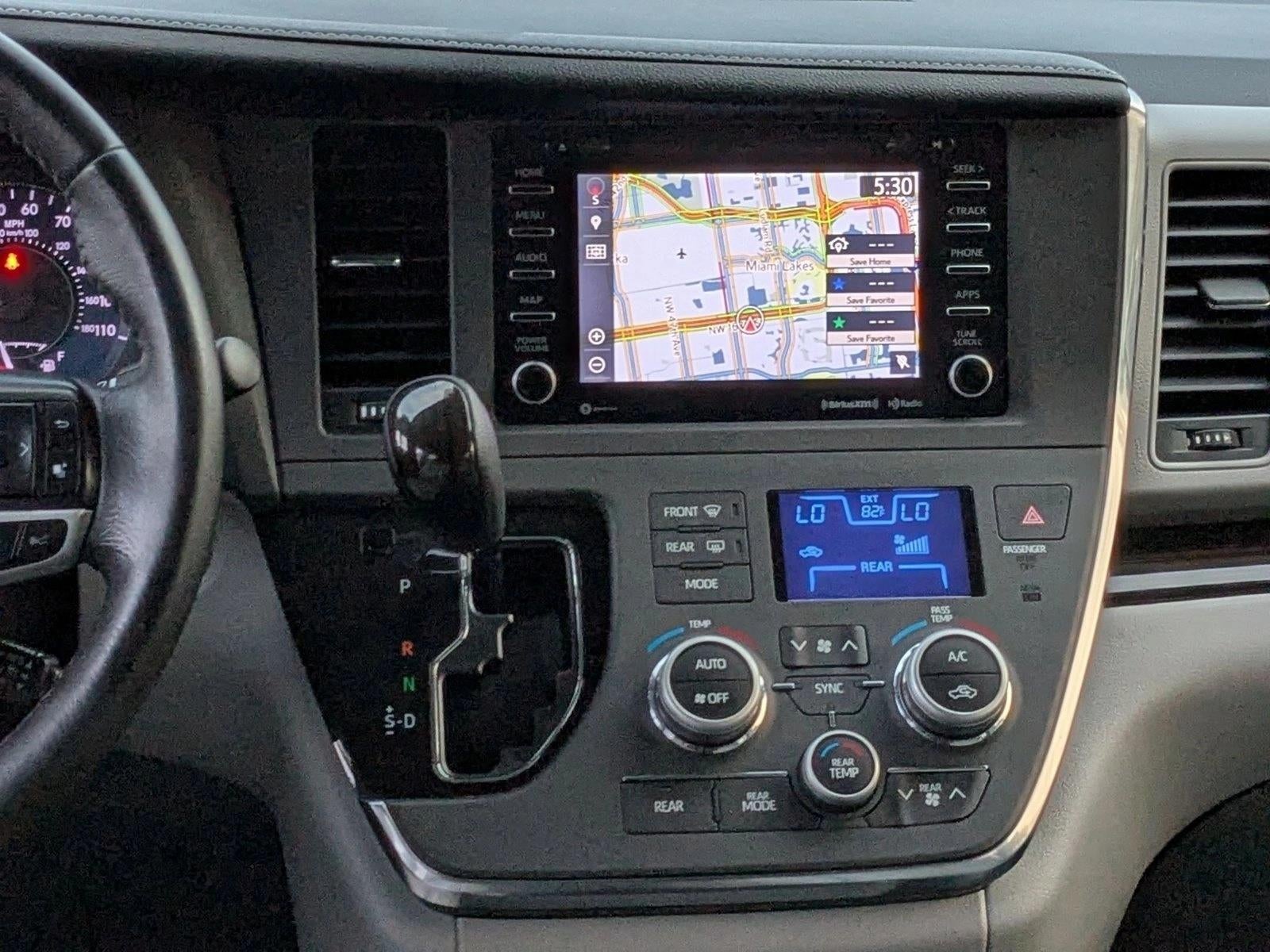 2018 Toyota Sienna XLE FWD 8-Passenger (Natl)