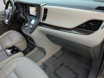 2018 Toyota Sienna XLE FWD 8-Passenger (Natl)