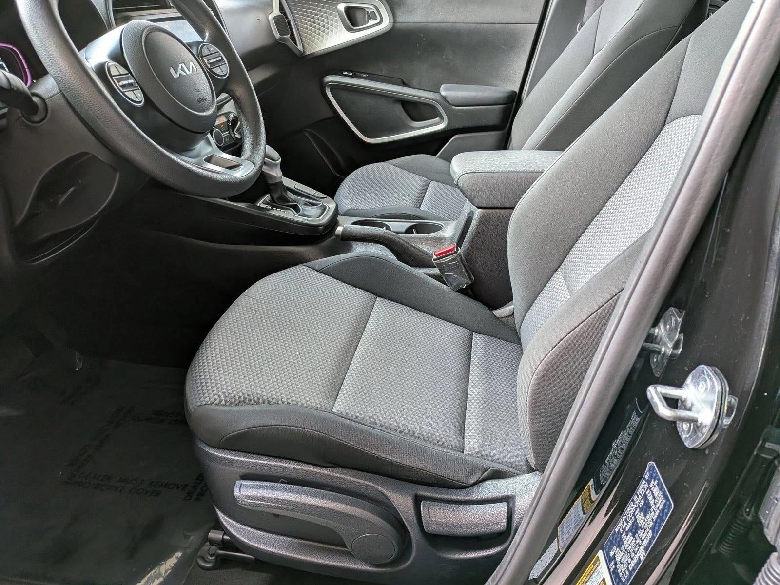 2023 Kia Soul LX IVT
