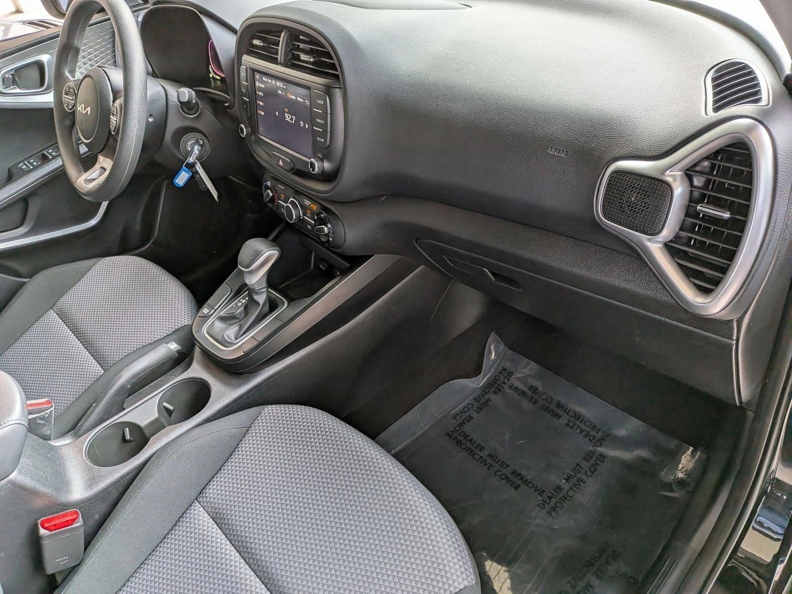 2023 Kia Soul LX IVT