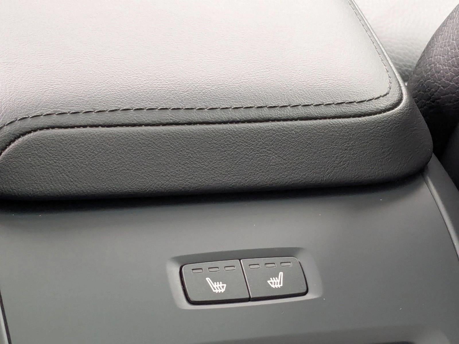 2024 Volvo XC60 B5 AWD Plus Dark Theme