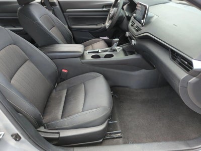 2022 Nissan Altima 2.5 SV Sedan